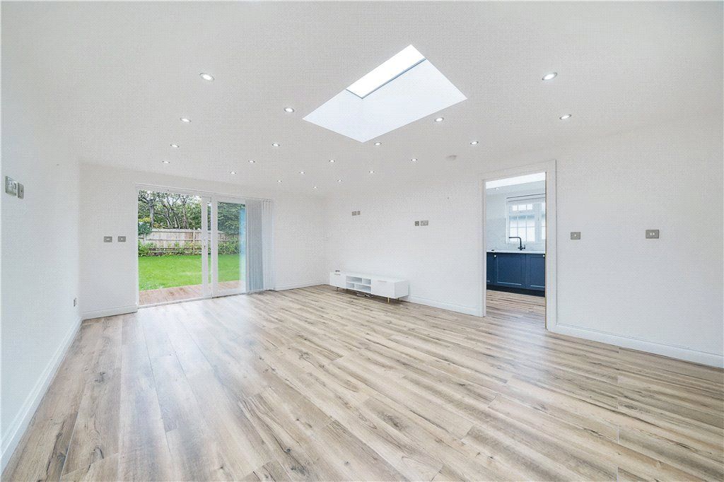 Property photo 2 of 20 Picture No. 15