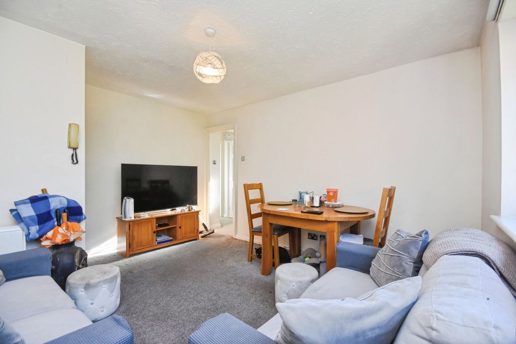 Property photo 2 of 14 Pbox-Img.Jpg
