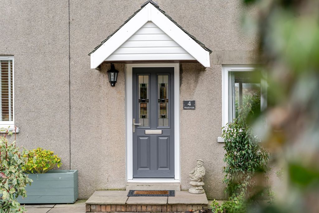 Property photo 3 of 38