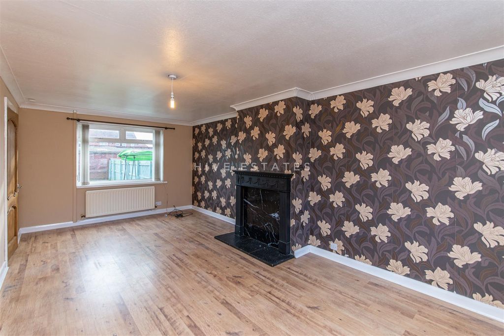 Property photo 2 of 14 W-4616.Jpg