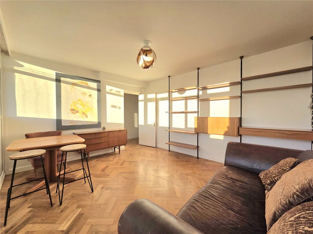 Property photo 3 of 10 Living Room