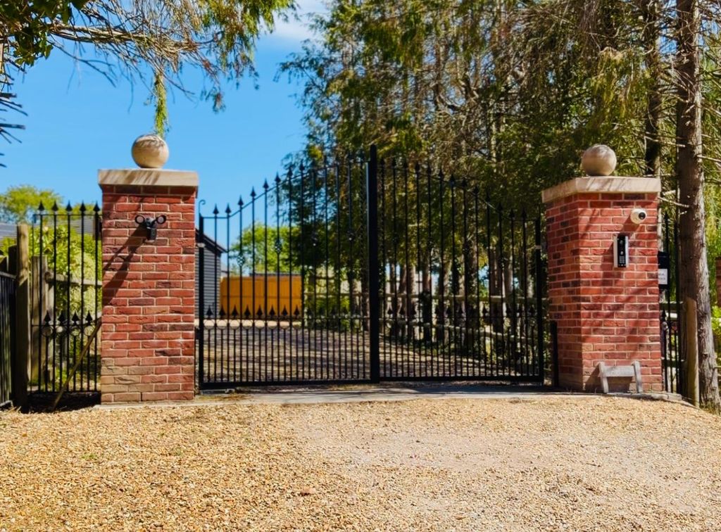 Property photo 1 of 82 Electric Gates.Png