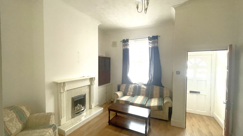 Property photo 2 of 6