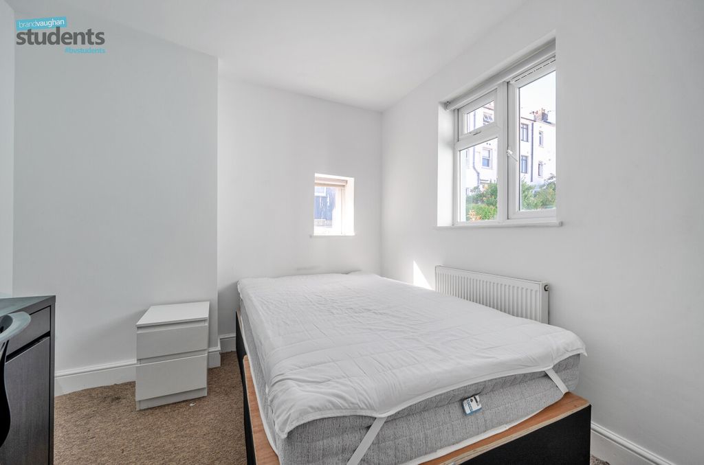 Property photo 3 of 10 4029745c-5789-4c4...