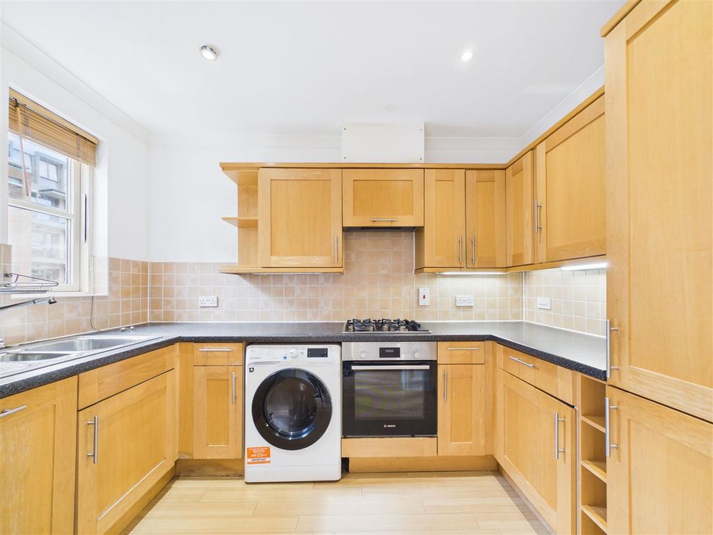 Property photo 2 of 17 3-Bed-House-Central-Cheltenham10.Jpg