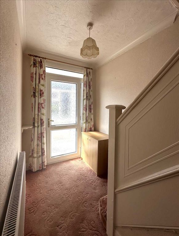 Property photo 2 of 18 Ground Floor