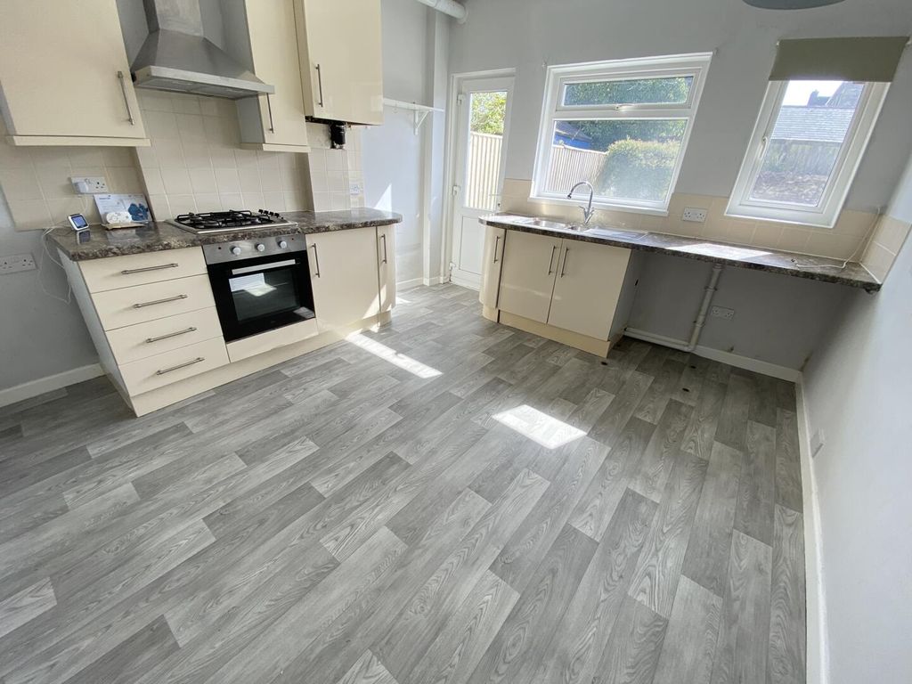 Additional image 4 of 2 bed semi-detached house to rentNewport Street, Ryde PO33