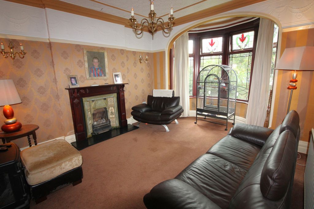 Property photo 2 of 32