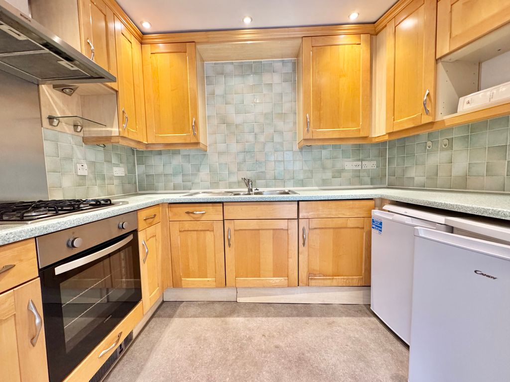 Property photo 3 of 12