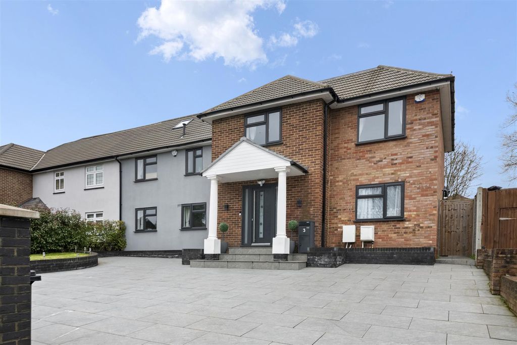 Property photo 1 of 31