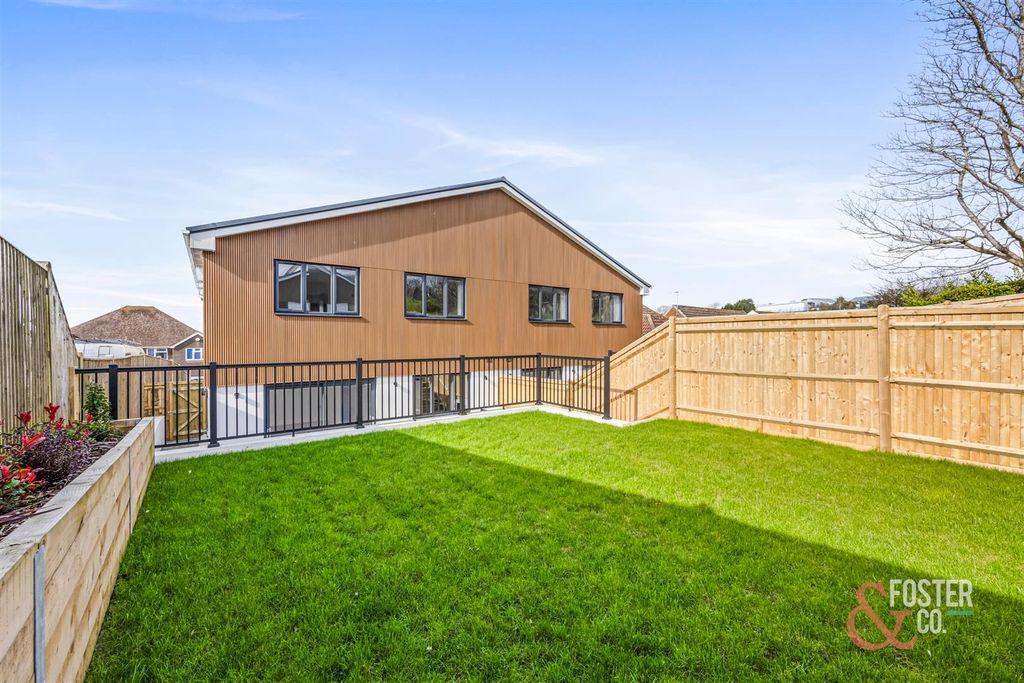 Property photo 2 of 21 Right House-017.Jpg