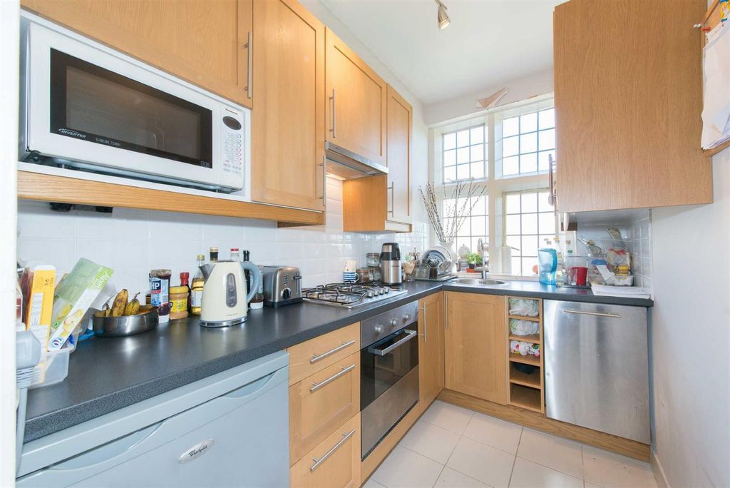 Property photo 3 of 5 Kitchen