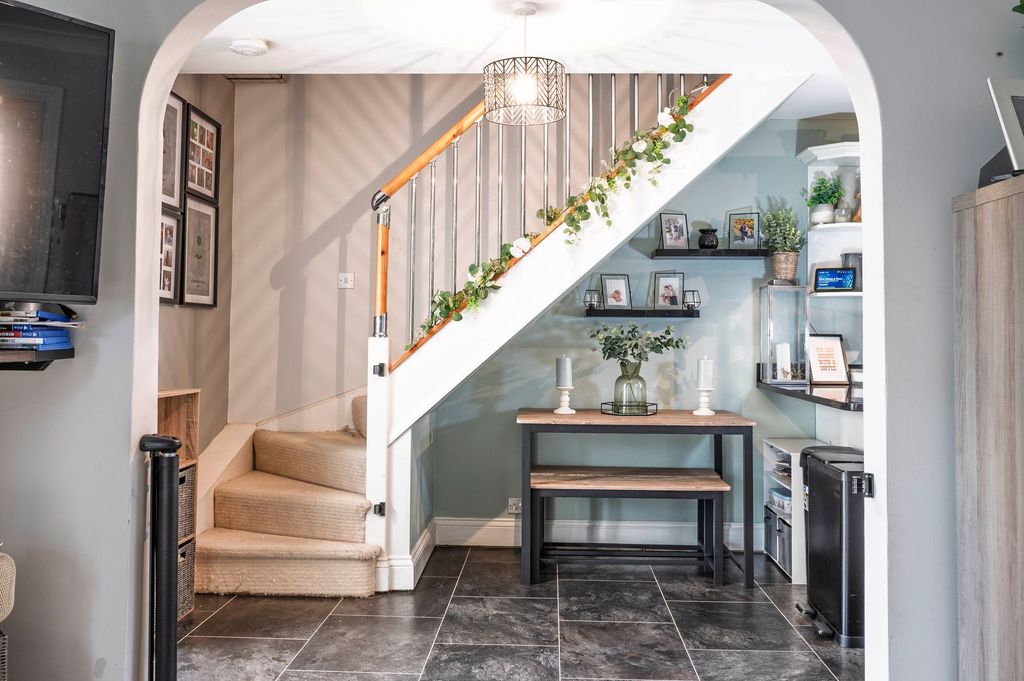 Property photo 1 of 18 Dining Area
