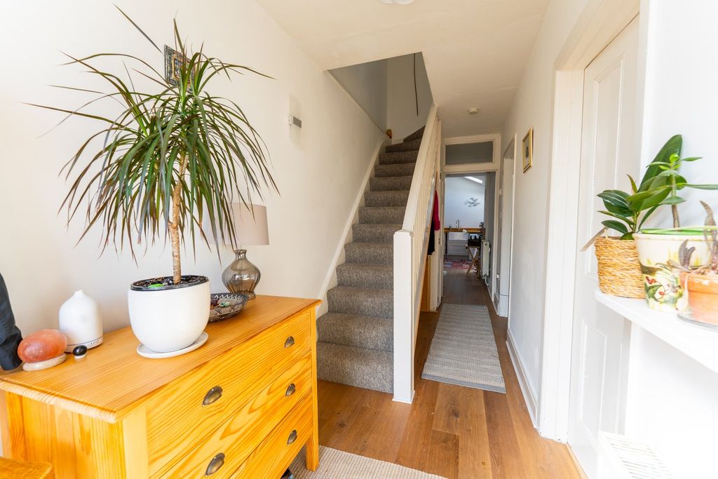 Property photo 3 of 44