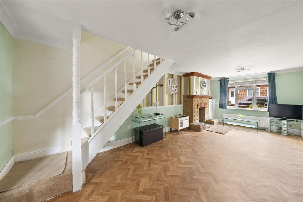 Property photo 2 of 12