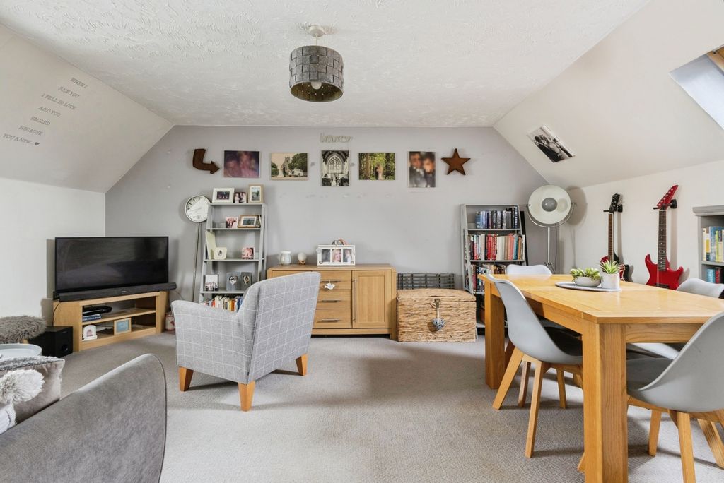 Property photo 1 of 12 Pbox-Img.Jpg