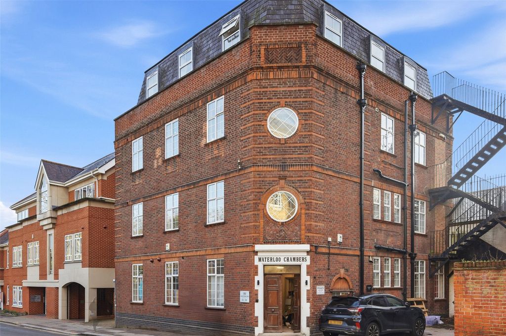 Property photo 3 of 8 Waterloo Chambers