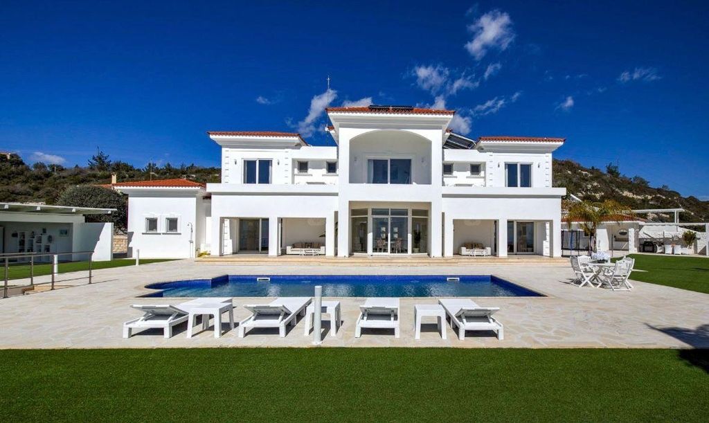 Property photo 2 of 20