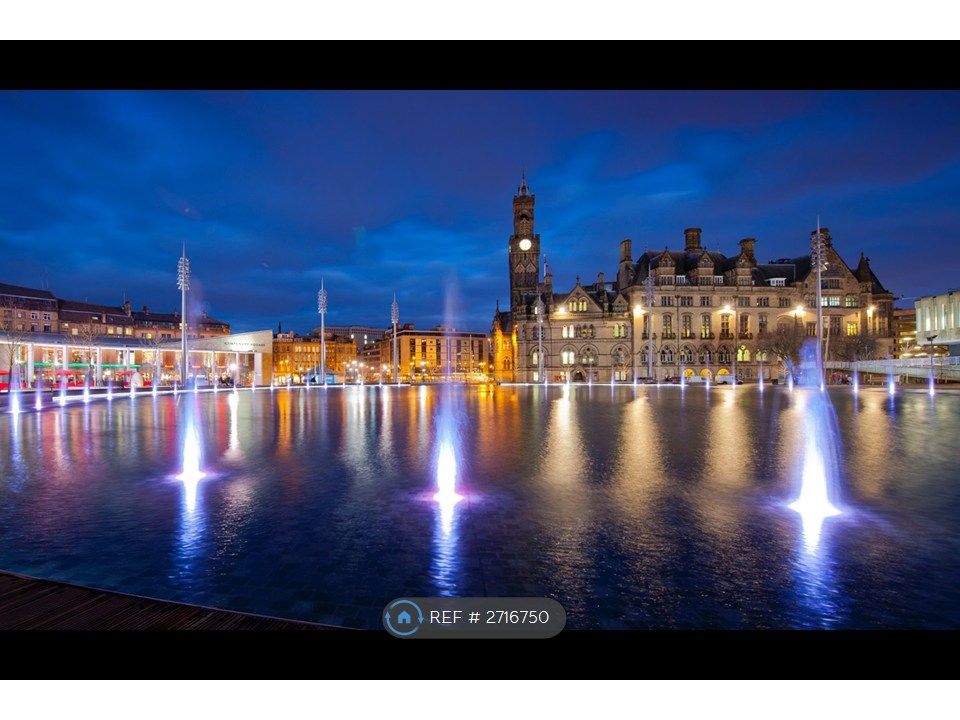Property photo 2 of 13 Centenary Square (Building In View)
