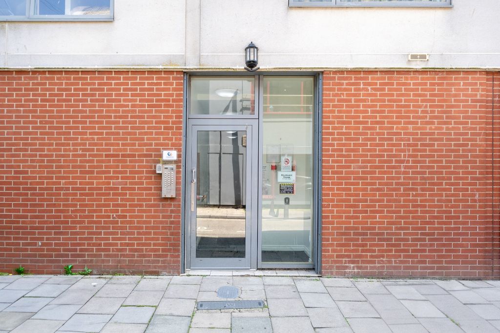 Property photo 1 of 18 4308391