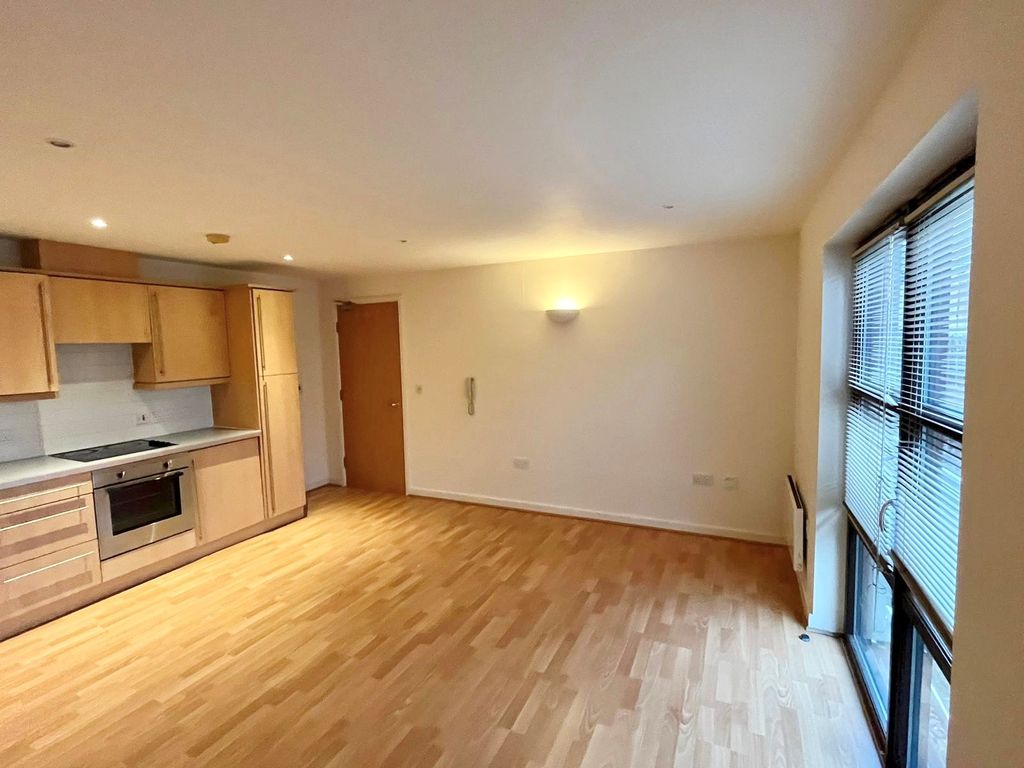 Property photo 3 of 12