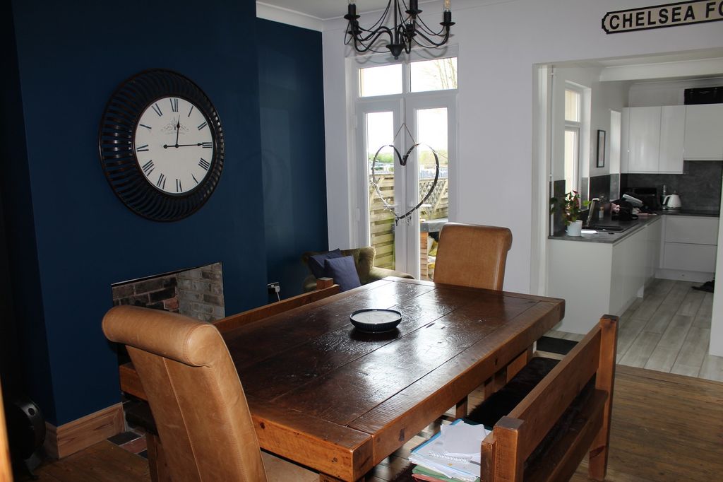 Property photo 3 of 9 Dining Room