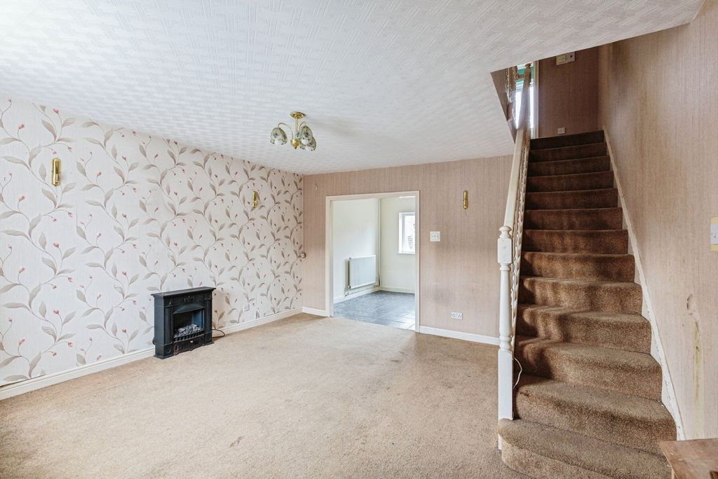 Property photo 2 of 17 Photo