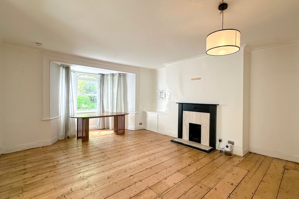 Property photo 3 of 22 Picture No. 07
