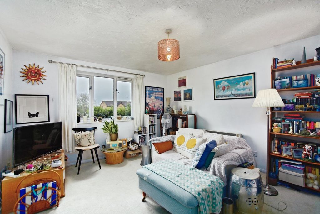 Property photo 2 of 10