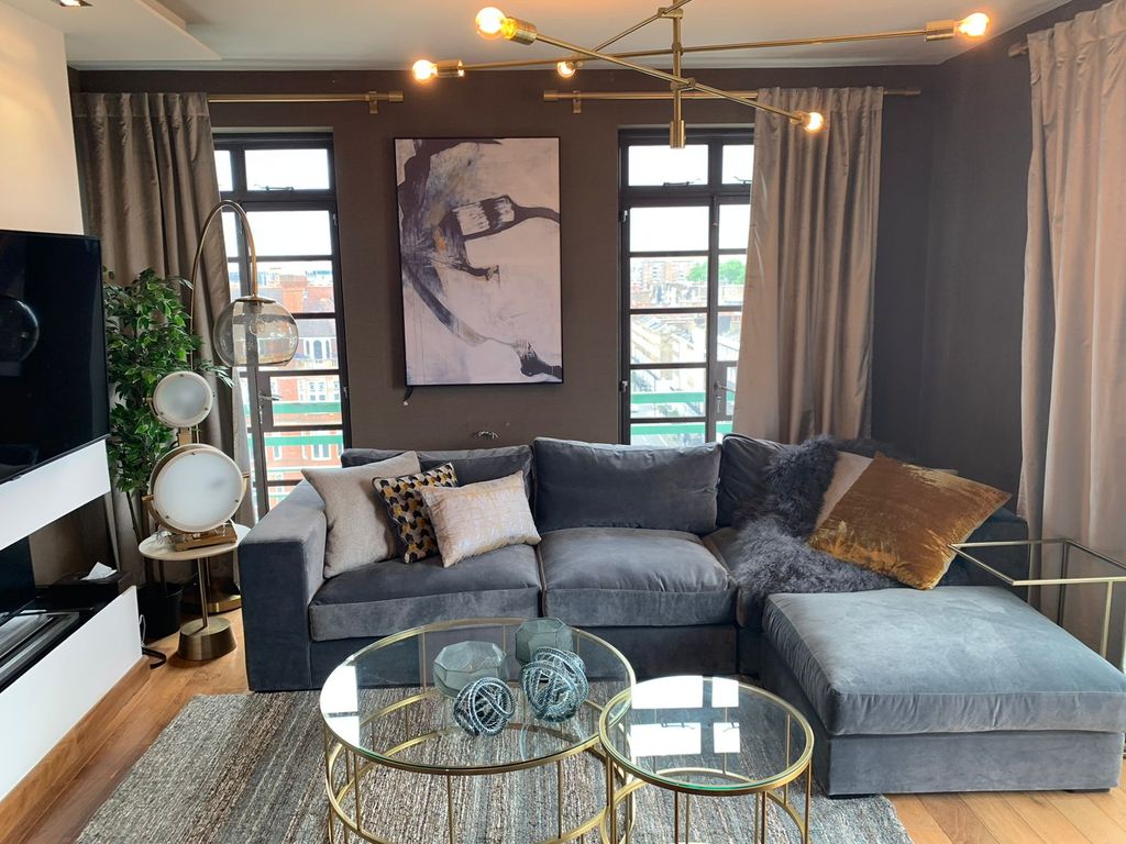 Property photo 1 of 14 Dorset House, Three Bedroom Apartment