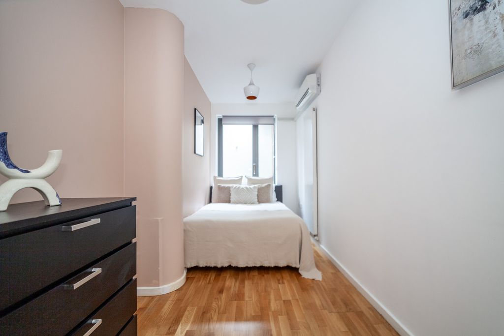 Property photo 3 of 23 Bedroom