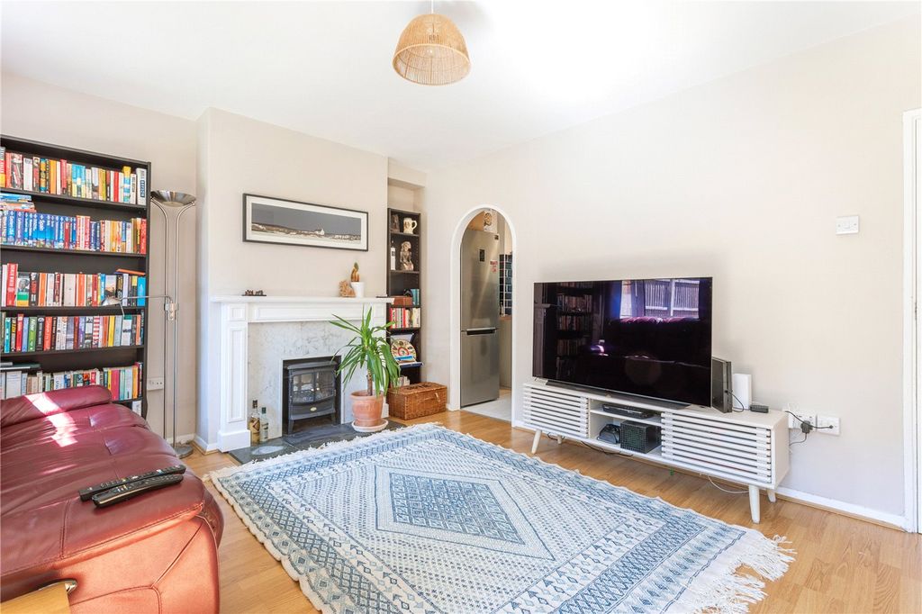 Property photo 3 of 9 Picture No. 01