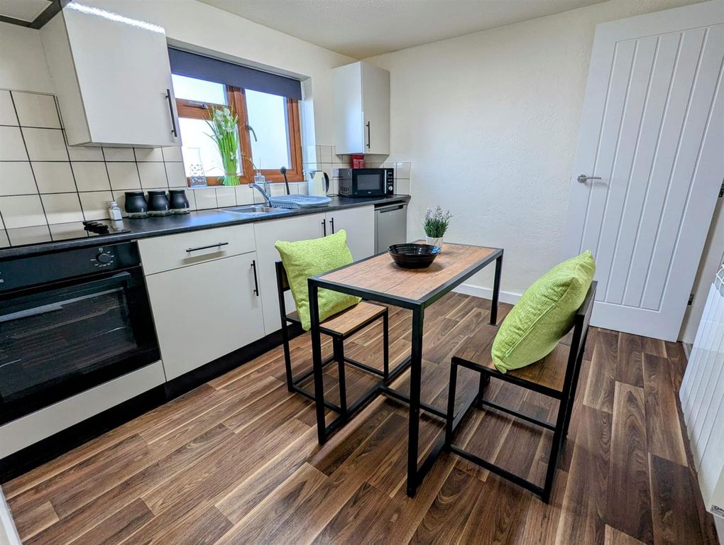 Property photo 3 of 17 d08249Fc-9Cee-499B-86F4-124Be071Acd1.Jpg