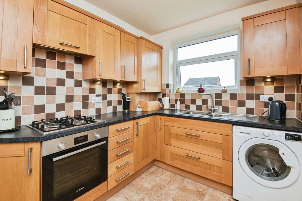 Property photo 3 of 17 Photo