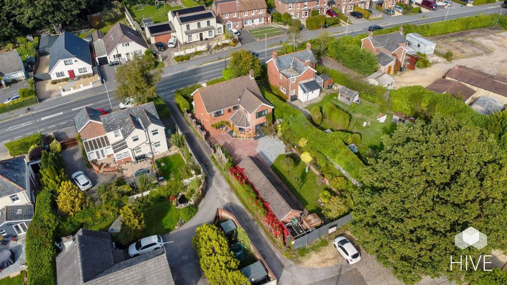 Property photo 2 of 31