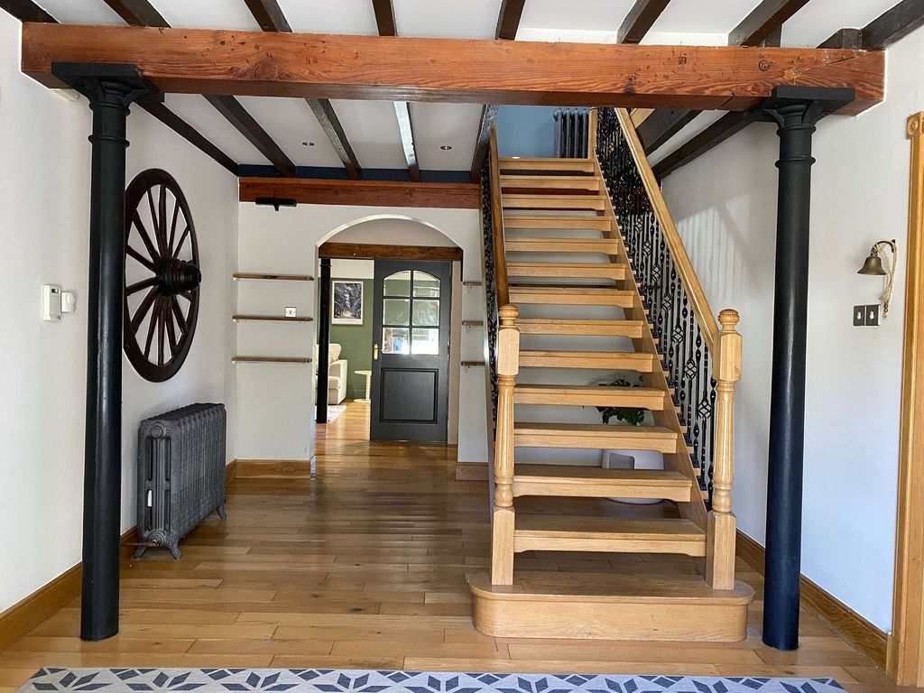 Property photo 3 of 39 Entrance