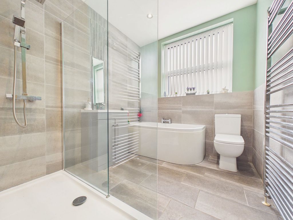 Property photo 3 of 12 Bathroom