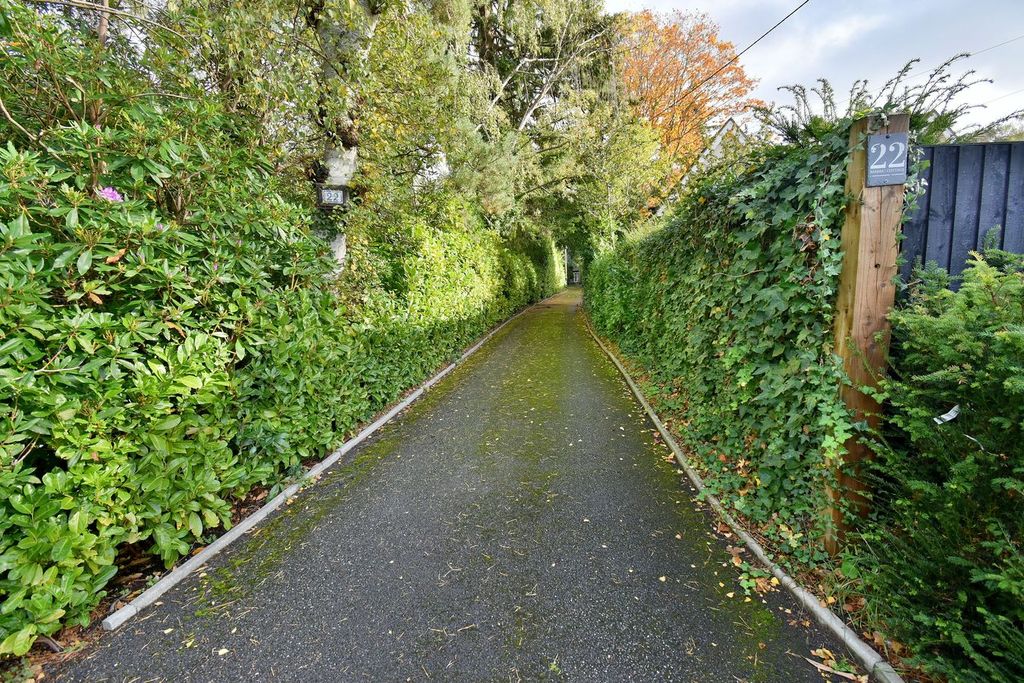 Property photo 3 of 24