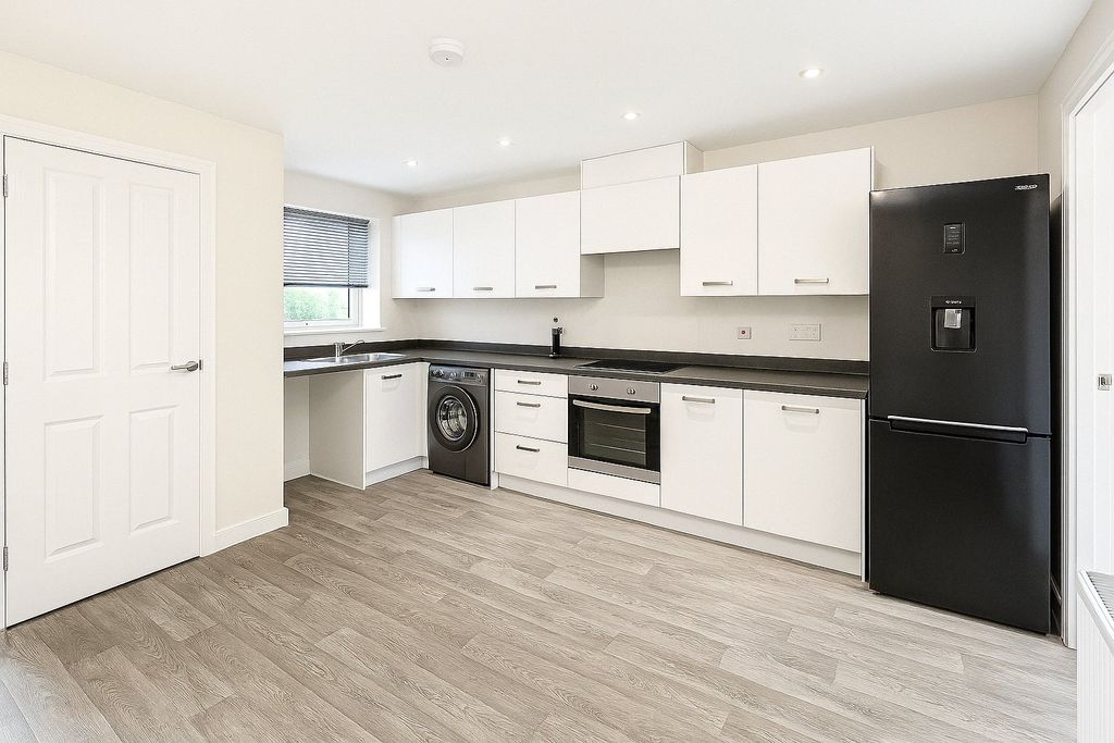 Property photo 2 of 10 Picture No. 13