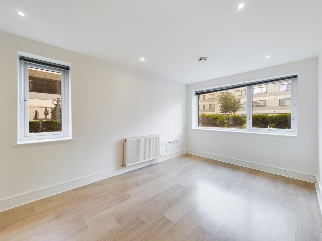 Property photo 3 of 9 Picture No. 14