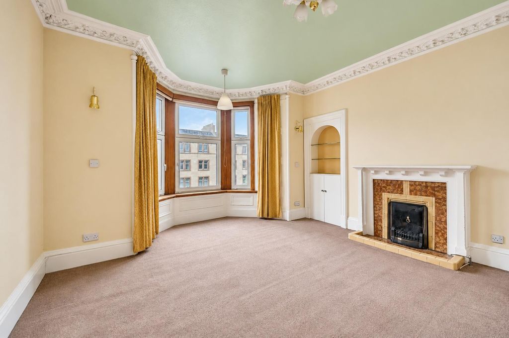 Property photo 3 of 16 1R 137 Clepington Road Dundee-3.Jpg