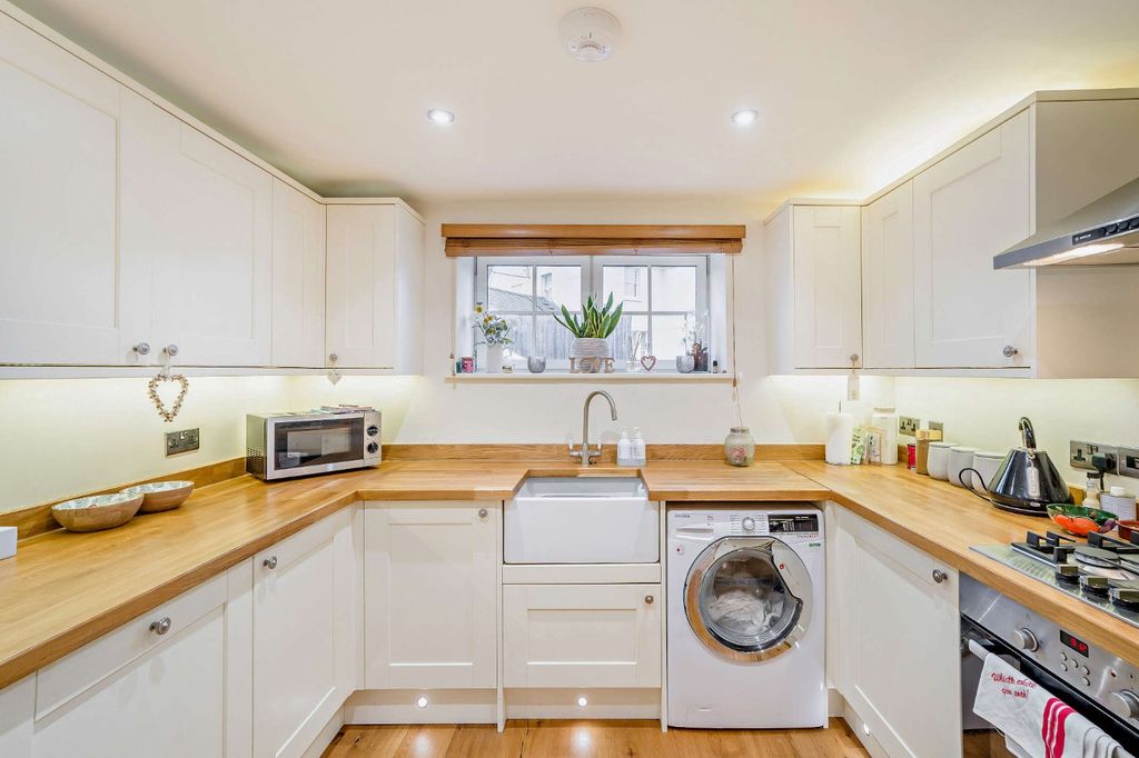 Property photo 3 of 11 Picture No. 14