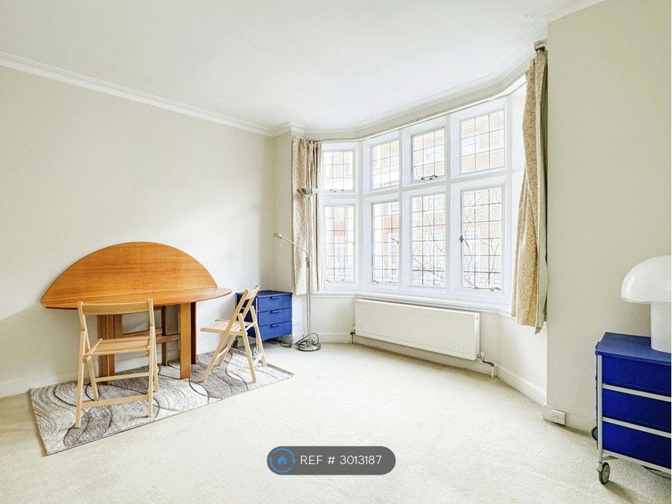 Property photo 1 of 21 Main Room