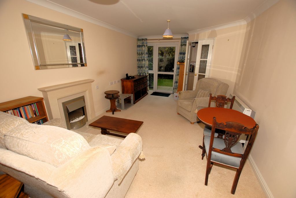 Property photo 3 of 15 Sitting Room