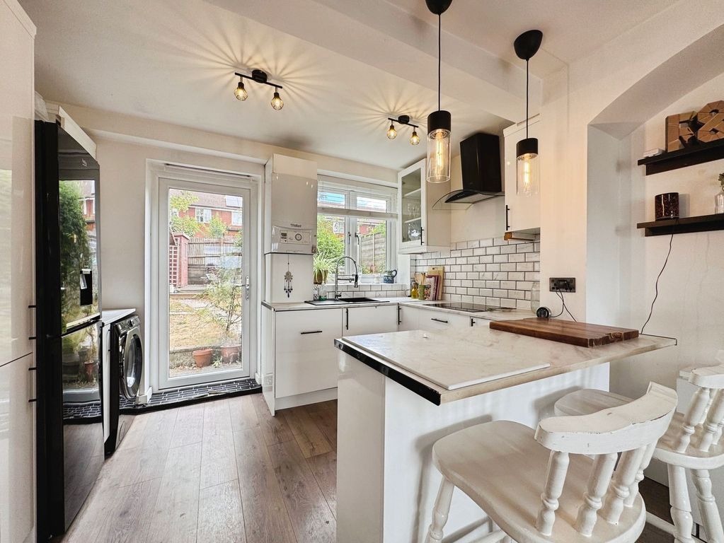 Property photo 3 of 15 Kitchen