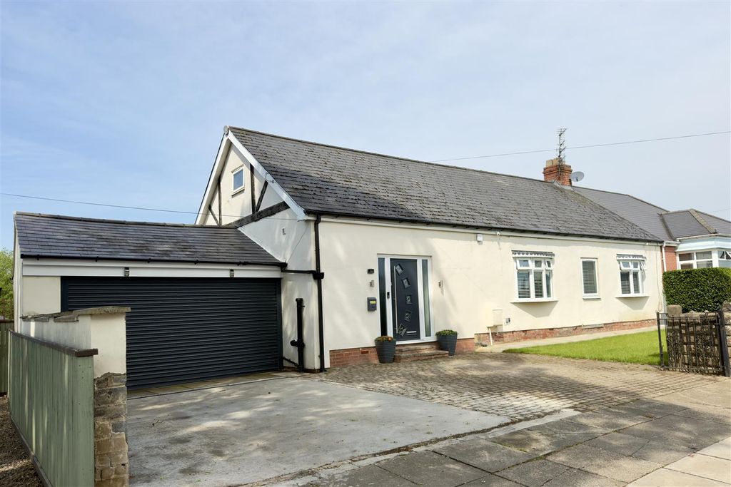 Property photo 2 of 27