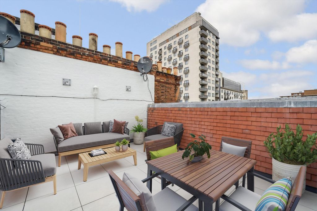 Property photo 2 of 16 Image