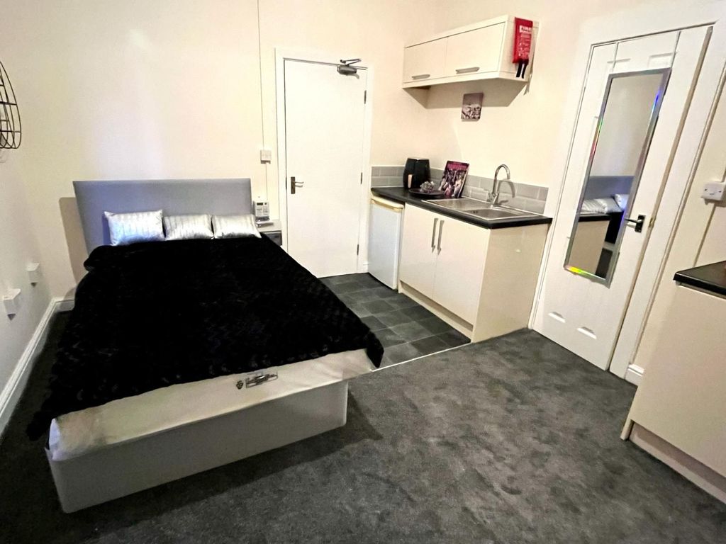 Property photo 1 of 3
