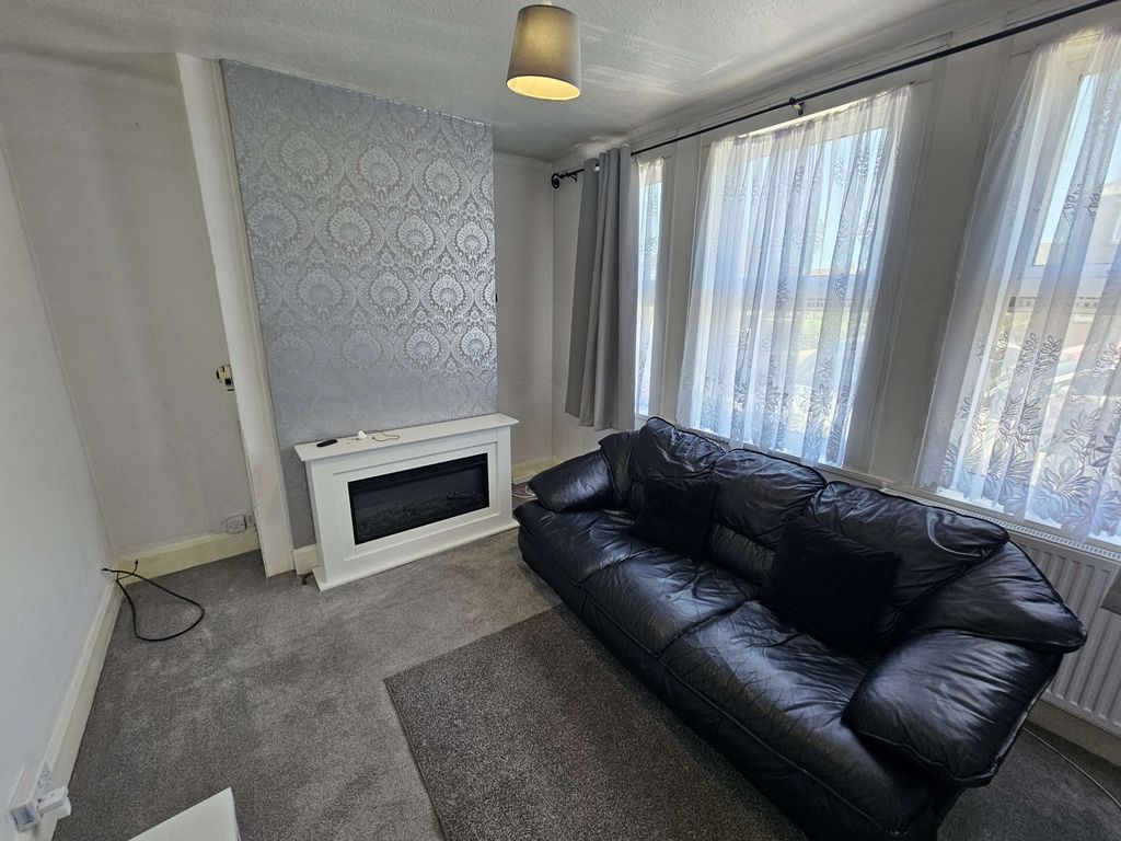 Property photo 3 of 13 Gallery