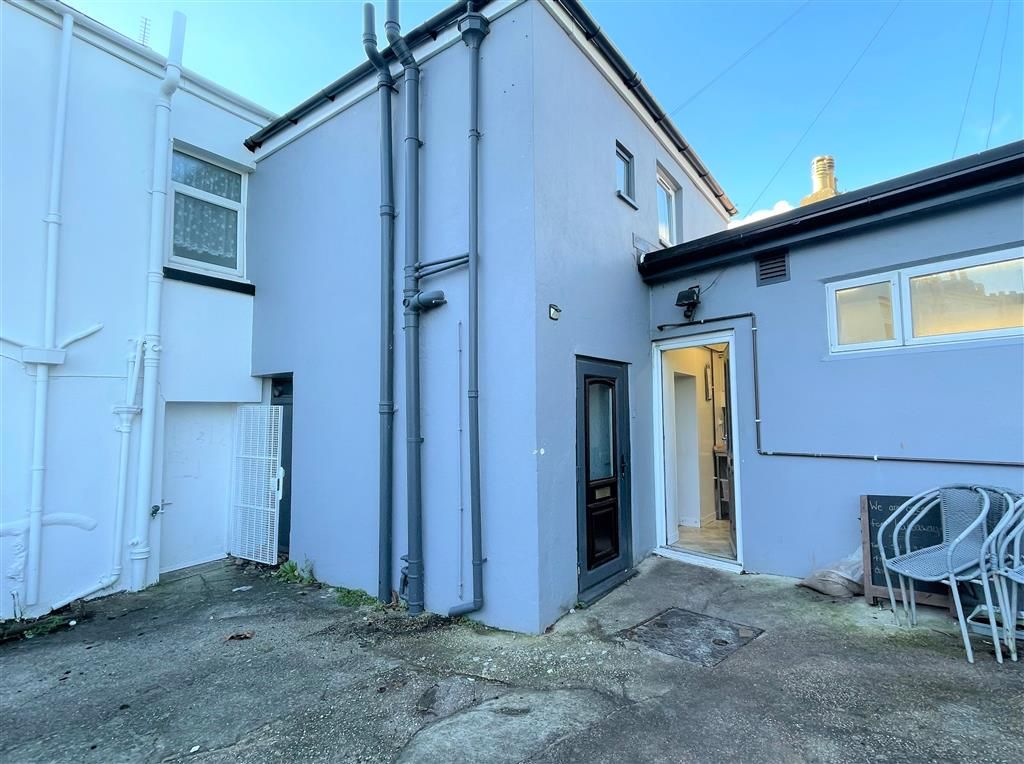 Property photo 1 of 12 Exterior